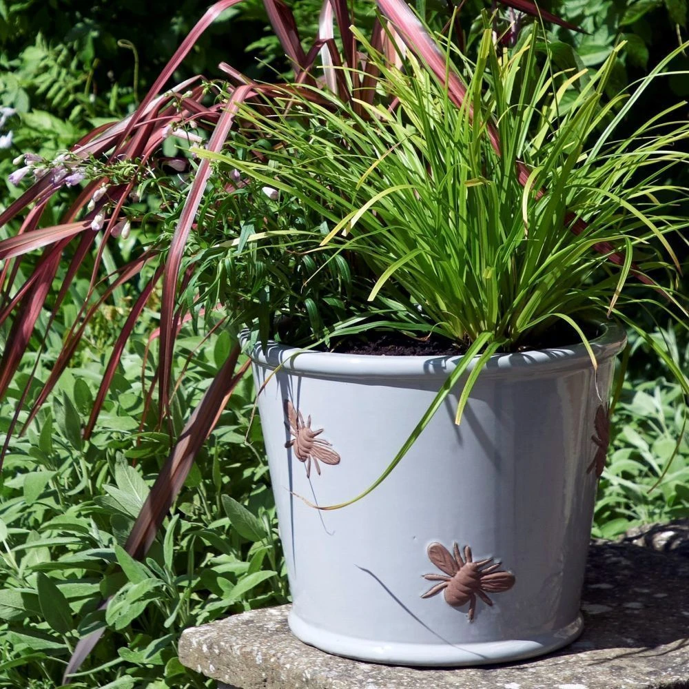 Woodlodge 38cm Cream Bee Planter 2 Woodlodge 38cm Cream Bee Planter - Image 2